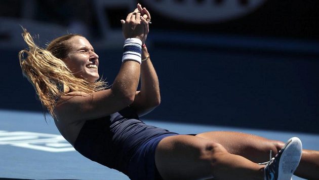 Dominika Cibulková se raduje z postupu do finále Australian Open. Dominika Cibulková se raduje z postupu do finále Australian Open.