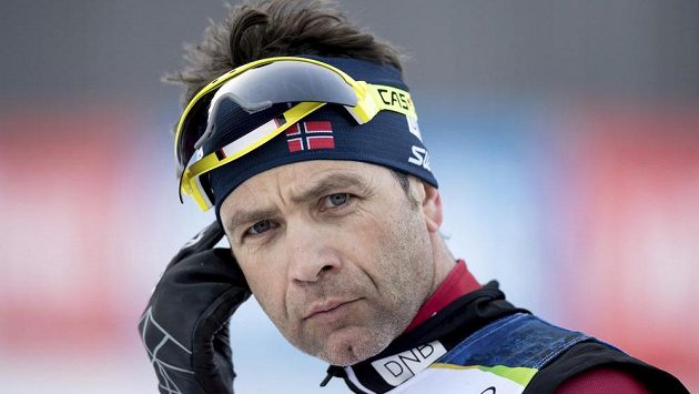 Norský biatlonista Ole Einar Björndalen ukončil ve čtyřiačtyřiceti letech kariéru. Norský biatlonista Ole Einar Björndalen ukončil ve čtyřiačtyřiceti letech kariéru.