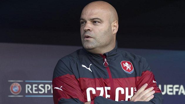 Trenér Jakub Dovalil během utkání proti Německu. Trenér Jakub Dovalil během utkání proti Německu.