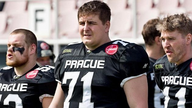 Hráč amerického fotbalu Miroslav Kysilka udělal první krok ke slavné NFL. Splnění snu ale zatím nedočkal. Hráč amerického fotbalu Miroslav Kysilka udělal první krok ke slavné NFL. Splnění snu ale zatím nedočkal.