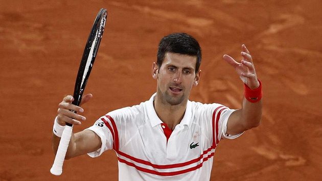 Srb Novak Djokovič po výhře nad Španělem Rafaelem Nadalem. Srb Novak Djokovič po výhře nad Španělem Rafaelem Nadalem.