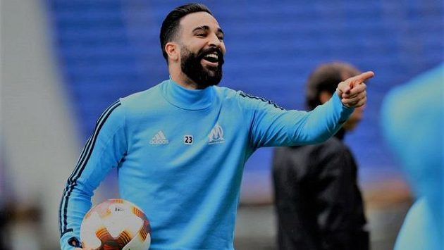 Adil Rami na tréninku Marseille. Adil Rami na tréninku Marseille.