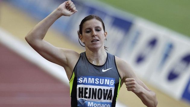 Zuzana Hejnová se raduje z vítězství v závodě Diamantové ligy v Monaku. Zuzana Hejnová se raduje z vítězství v závodě Diamantové ligy v Monaku.