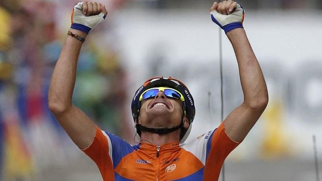 Španělský cyklista Luis-Leon Sanchez se raduje z triumfu ve 14. etapě Tour de France Španělský cyklista Luis-Leon Sanchez se raduje z triumfu ve 14. etapě Tour de France