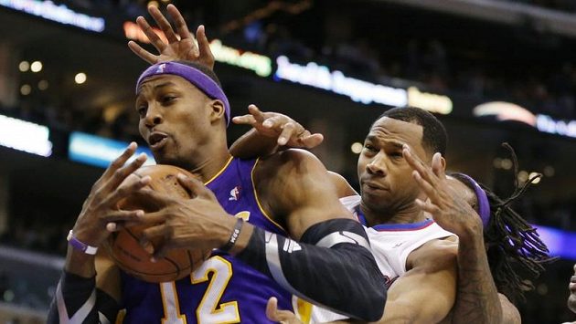 Lakers se svým městským sokem znovu prohráli. Lakers se svým městským sokem znovu prohráli.