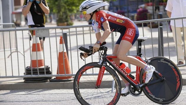 Česká rychlobruslařka a cyklistka Martina Sáblíková vybojovala druhé místo na Mistrovství ČR a Slovenska v silniční cyklistice v Púchově. Česká rychlobruslařka a cyklistka Martina Sáblíková vybojovala druhé místo na Mistrovství ČR a Slovenska v silniční cyklistice v Púchově.