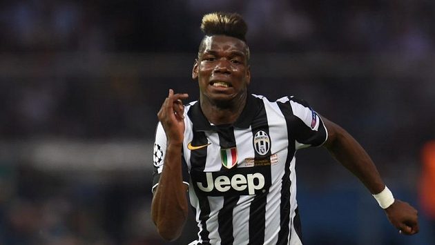 Extravagantní záložník Juventusu Paul Pogba je v hledáčku řady evropských velkoklubů. Extravagantní záložník Juventusu Paul Pogba je v hledáčku řady evropských velkoklubů.