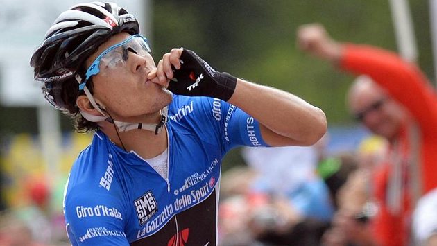 Kolumbijský cyklista Julián Arredondo slaví vítězství v 18. etapě Gira d´Italia. Kolumbijský cyklista Julián Arredondo slaví vítězství v 18. etapě Gira d´Italia.
