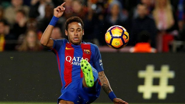 Hvězda Barcelony Neymar v akci. Hvězda Barcelony Neymar v akci.