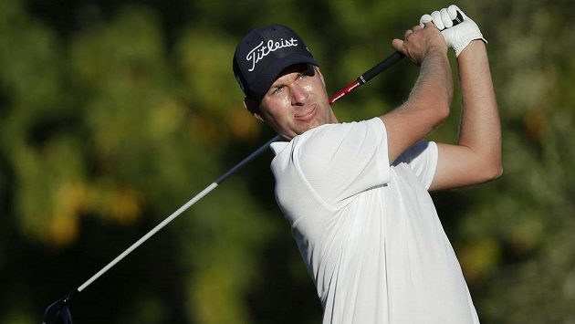 Americký golfista Webb Simpson na turnaji Shriners Hospitals for Children Open. Americký golfista Webb Simpson na turnaji Shriners Hospitals for Children Open.