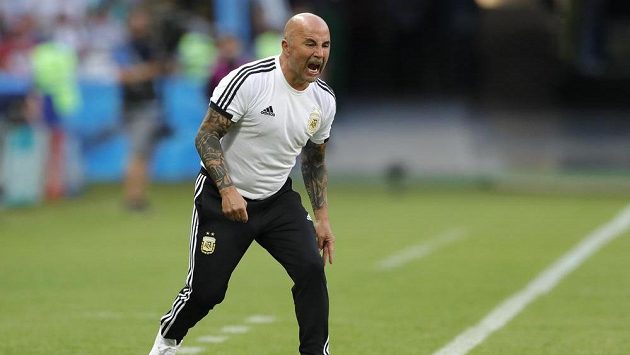 Jorge Sampaoli na lavičce Argentiny skončil. Jorge Sampaoli na lavičce Argentiny skončil.