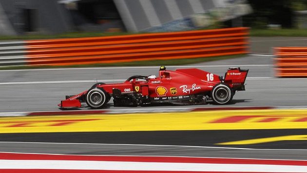 Monacký Charles Leclerc ve chvílích, kdy ještě byl na trati Velké ceny Štýrska. Monacký Charles Leclerc ve chvílích, kdy ještě byl na trati Velké ceny Štýrska.