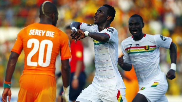 Mohamed Lamine Yattara z Guiney slaví svůj gól v utkání proti Pobřeží slonoviny. Mohamed Lamine Yattara z Guiney slaví svůj gól v utkání proti Pobřeží slonoviny.