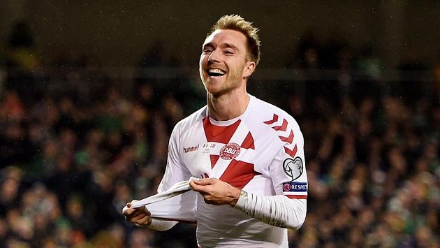 Dán Christian Eriksen se raduje po kompletaci hattricku proti Irům. Dán Christian Eriksen se raduje po kompletaci hattricku proti Irům.