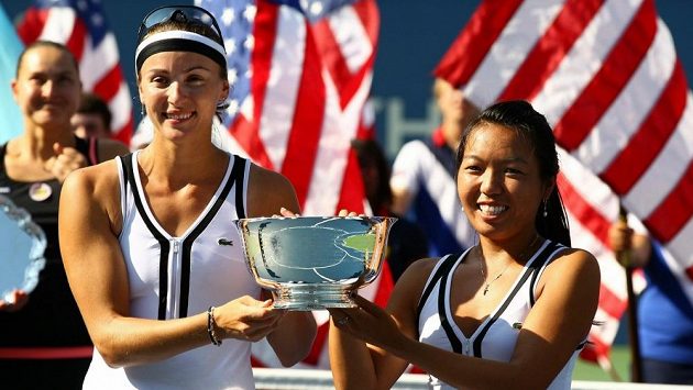 Vania Kingová (vpravo) ovládla spolu s Jaroslavou Švedovovou US Open. Vania Kingová (vpravo) ovládla spolu s Jaroslavou Švedovovou US Open.