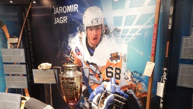 Jaromír Jágr v Síni slávy v Tornontu. Jaromír Jágr v Síni slávy v Tornontu.