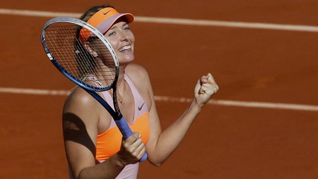 Ruska Maria Šarapovová po semifinálové výhře nad Eugenií Bouchardovou z Kanady. V Paříži bude znovu hrát o trofej. Ruska Maria Šarapovová po semifinálové výhře nad Eugenií Bouchardovou z Kanady. V Paříži bude znovu hrát o trofej.