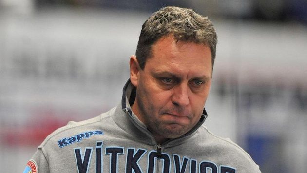 Zklamaný trenér Vítkovic Peter Oremus. Zklamaný trenér Vítkovic Peter Oremus.