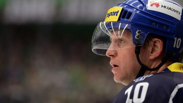 Hokejista Pavel Patera spojil svou další budoucnost s Olomoucí. Hokejista Pavel Patera spojil svou další budoucnost s Olomoucí.
