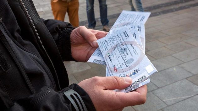 Majitel vstupenek na utkání Dánsko - Norsko v rámci hokejového mistrovství světa 2015 v Ostravě. Majitel vstupenek na utkání Dánsko - Norsko v rámci hokejového mistrovství světa 2015 v Ostravě.