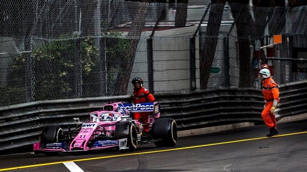 Sergio Pérez se během Velké ceny Monaka málem střetl s traťovými komisaři. Sergio Pérez se během Velké ceny Monaka málem střetl s traťovými komisaři.