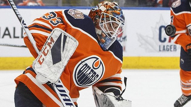 Cam Talbot ještě v dresu Edmontonu Oilers. Cam Talbot ještě v dresu Edmontonu Oilers.