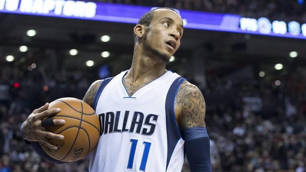 Monta Ellis z Dallasu na ilustračním snímku z utkání s Torontem. Monta Ellis z Dallasu na ilustračním snímku z utkání s Torontem.