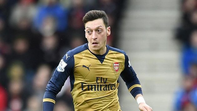 Záložník Arsenalu Mesut Özil. Záložník Arsenalu Mesut Özil.