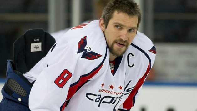 Alexander Ovečkin musel strávit brzké vyřazení Washingtonu z play off NHL. Alexander Ovečkin musel strávit brzké vyřazení Washingtonu z play off NHL.