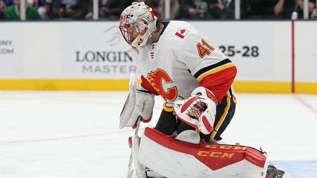 Gólman Calgary Mike Smith. Gólman Calgary Mike Smith.