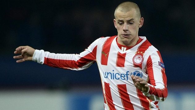 Fotbalový záložník Vladimír Weiss v dresu Olympiakosu Pireus. Fotbalový záložník Vladimír Weiss v dresu Olympiakosu Pireus.