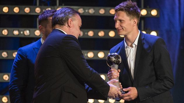 Slávistický kanonýr Milan Škoda během Galavečera ePojištění ligy. Slávistický kanonýr Milan Škoda během Galavečera ePojištění ligy.