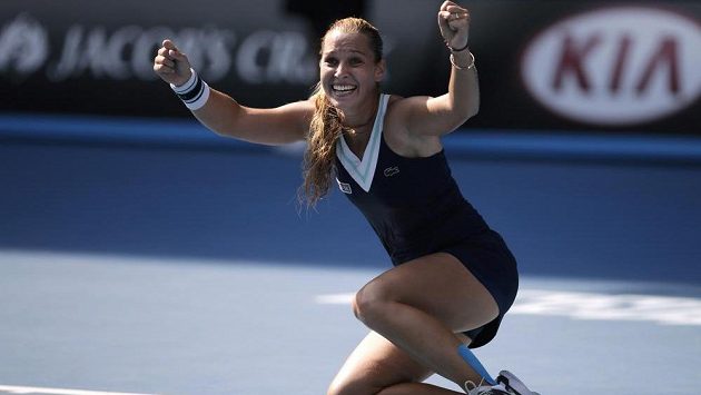 Radost Slovenky Dominky Cibulkové z postupu do finále Australian Open. Radost Slovenky Dominky Cibulkové z postupu do finále Australian Open.