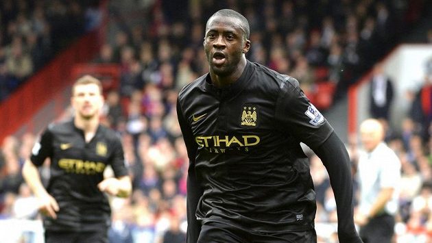 Yaya Touré z Manchesteru City se raduje z gólu proti Crystalu Palace. Yaya Touré z Manchesteru City se raduje z gólu proti Crystalu Palace.