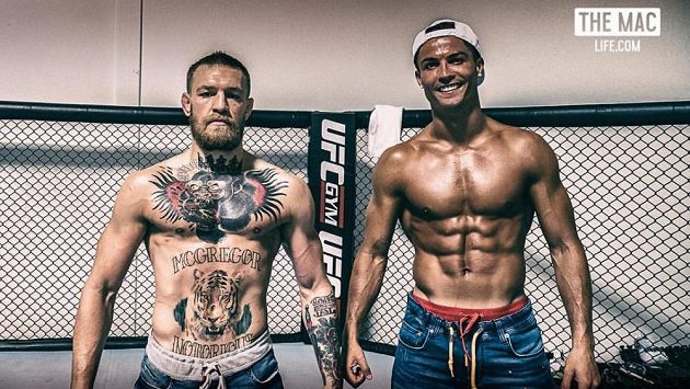 Dva, kteří ví, jak se prodat. Conor McGregor a Cristiano Ronaldo. Dva, kteří ví, jak se prodat. Conor McGregor a Cristiano Ronaldo.