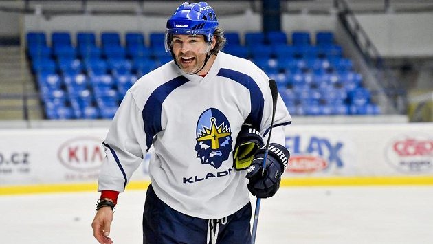 Jaromír Jágr na pondělním tréninku kladenských hokejistů. Jaromír Jágr na pondělním tréninku kladenských hokejistů.
