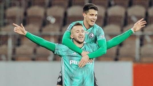 Tomáš Pekhart hrdinou Legie Varšava. Archivní foto Tomáš Pekhart hrdinou Legie Varšava. Archivní foto