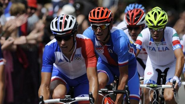 Roman Kreuziger (druhý vleva) se celý olympijský závod pohyboval v popředí, nakonec si dojel pro patnácté místo. Roman Kreuziger (druhý vleva) se celý olympijský závod pohyboval v popředí, nakonec si dojel pro patnácté místo.