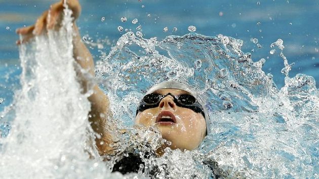 Simona Baumrtová při MS v krátkém bazénu v Istanbulu na trati 200 metrů znak Simona Baumrtová při MS v krátkém bazénu v Istanbulu na trati 200 metrů znak