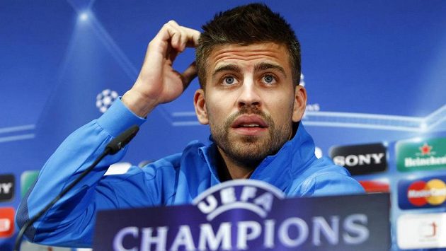 Gerard Piqué bude muset platit pokutu za řížení bez řidičáků Gerard Piqué bude muset platit pokutu za řížení bez řidičáků