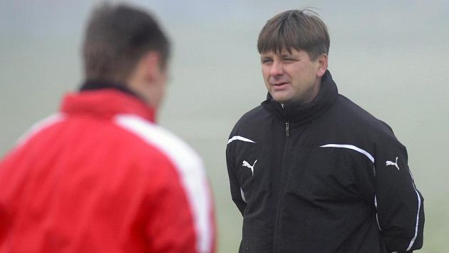 Nový trenér Viktorie Plzeň Dušan Uhrin mladší (vpravo) si přípravu v Turecku pochvaloval. Nový trenér Viktorie Plzeň Dušan Uhrin mladší (vpravo) si přípravu v Turecku pochvaloval.