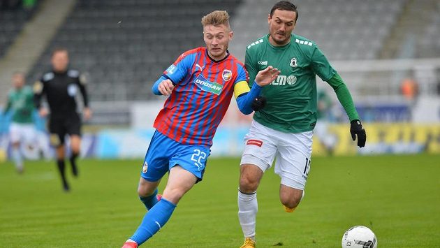 Zleva Jakub Brabec z Plzně a Martin Doležal z Jablonce. Zleva Jakub Brabec z Plzně a Martin Doležal z Jablonce.