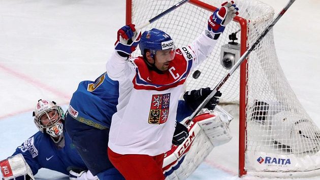 Kapitán hokejové reprezentace Tomáš Plekanec se raduje z úvodní branky proti Kazachstánu. Kapitán hokejové reprezentace Tomáš Plekanec se raduje z úvodní branky proti Kazachstánu.