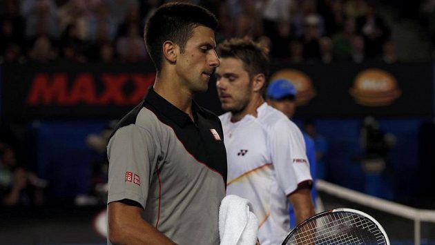 Zklamaný výraz srbského tenisty Novaka Djokoviče po porážce se Švýcarem Wawrinkou ve čtvrtfinále Australian Open. Zklamaný výraz srbského tenisty Novaka Djokoviče po porážce se Švýcarem Wawrinkou ve čtvrtfinále Australian Open.