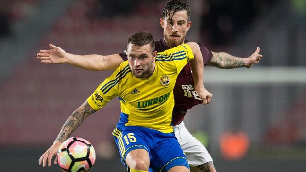 Antonín Fantiš ze Zlína a Lukáš Vácha ze Sparty Praha. Antonín Fantiš ze Zlína a Lukáš Vácha ze Sparty Praha.