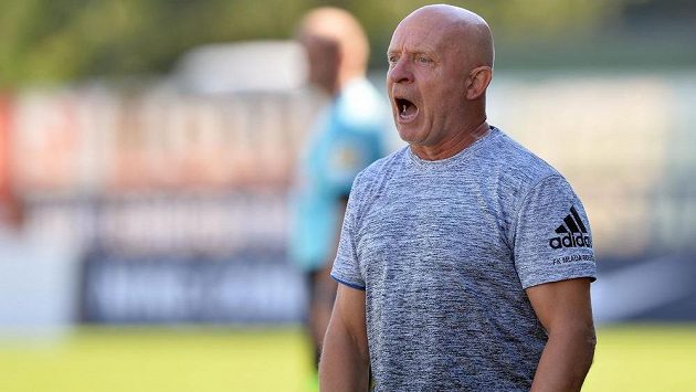 Kouč Karel Jarolím při svém posledním zápase na lavičce Mladé Boleslavi. Kouč Karel Jarolím při svém posledním zápase na lavičce Mladé Boleslavi.
