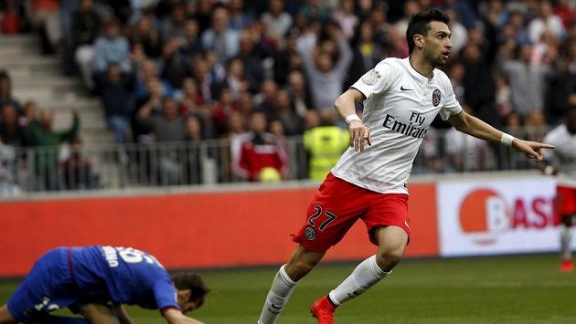 Javier Pastore z PSG slaví jeden ze svých dvou gólů na hřišti Nice. Javier Pastore z PSG slaví jeden ze svých dvou gólů na hřišti Nice.