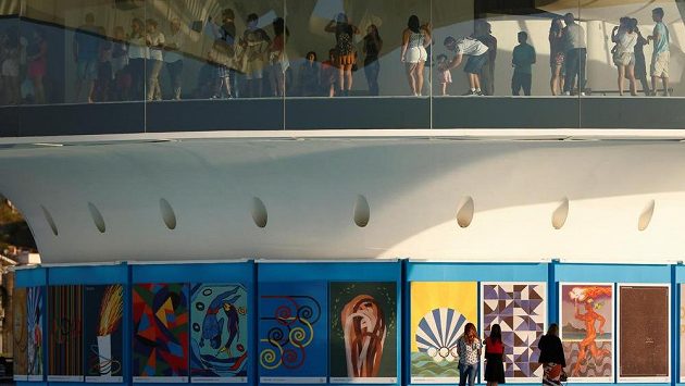 Pořadatelé olympijských her v Riu de Janeiro pokračují v tradici oficiálních plakátů. Pořadatelé olympijských her v Riu de Janeiro pokračují v tradici oficiálních plakátů.