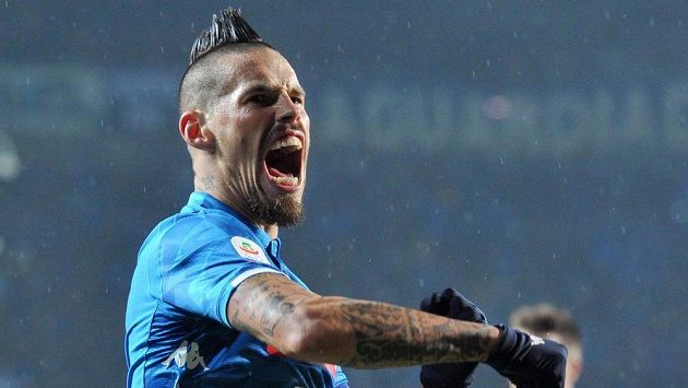 Fotbalisté Neapole vyhráli díky gólu Arkadiusze Milika pět minut před koncem v dohrávce 14. kola Serie A na hřišti Atalanty Bergamo. Velkou radost měl i Slovák Marek Hamšík. Fotbalisté Neapole vyhráli díky gólu Arkadiusze Milika pět minut před koncem v dohrávce 14. kola Serie A na hřišti Atalanty Bergamo. Velkou radost měl i Slovák Marek Hamšík.