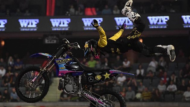 Libor Podmol při exhibici v pražské O2 areně. Libor Podmol. Libor Podmol při exhibici v pražské O2 areně. Libor Podmol.